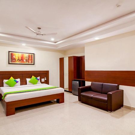 Treebo Trend Hotel Jp Plaza Nampally Hyderabad Bagian luar foto