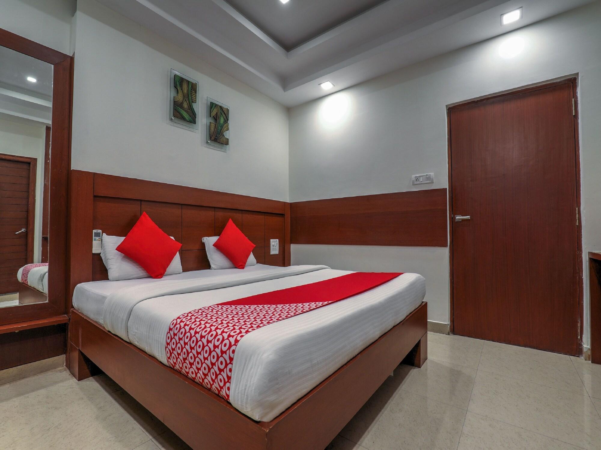 Treebo Trend Hotel Jp Plaza Nampally Hyderabad Bagian luar foto