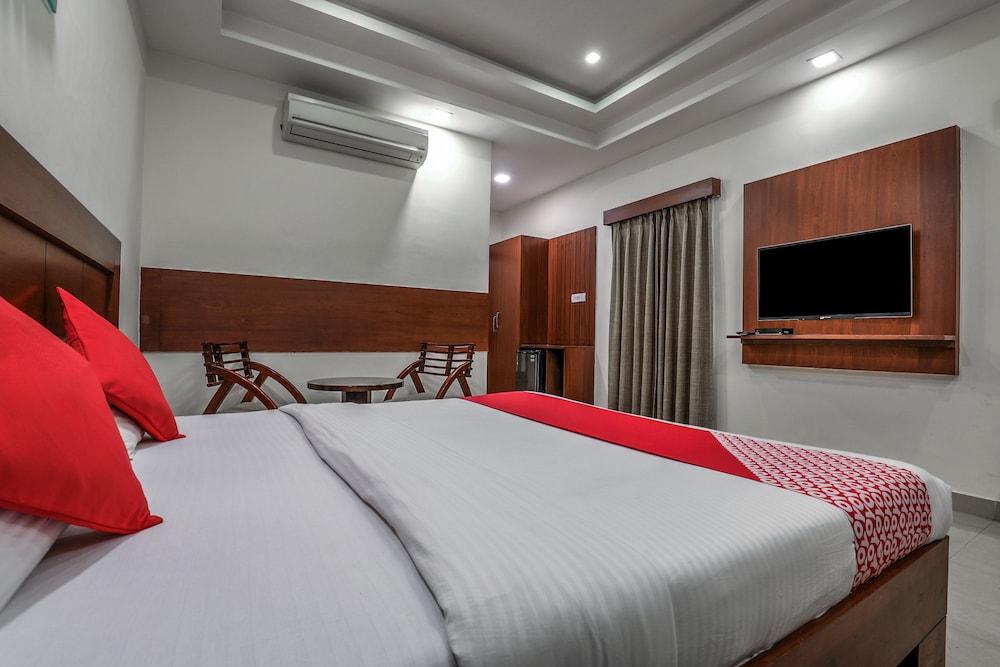 Treebo Trend Hotel Jp Plaza Nampally Hyderabad Bagian luar foto