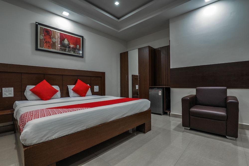 Treebo Trend Hotel Jp Plaza Nampally Hyderabad Bagian luar foto
