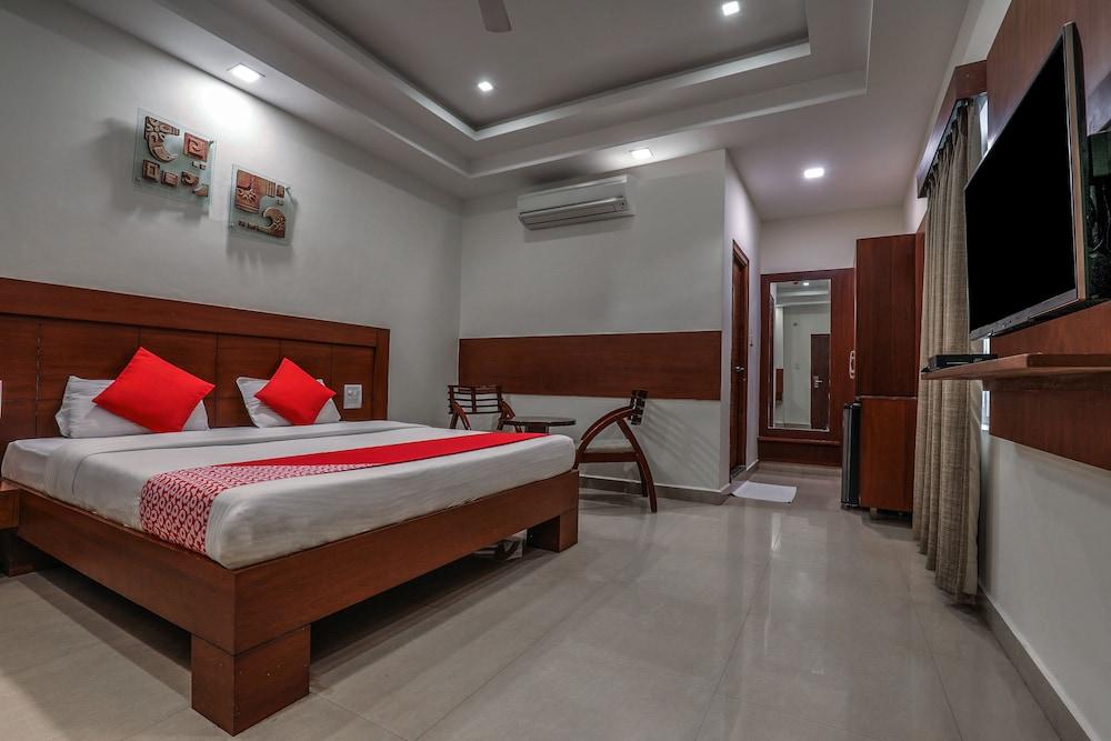 Treebo Trend Hotel Jp Plaza Nampally Hyderabad Bagian luar foto