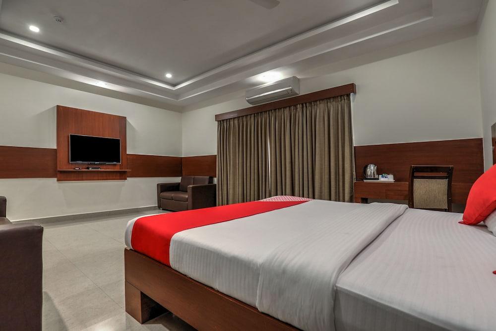 Treebo Trend Hotel Jp Plaza Nampally Hyderabad Bagian luar foto