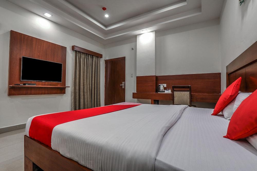 Treebo Trend Hotel Jp Plaza Nampally Hyderabad Bagian luar foto