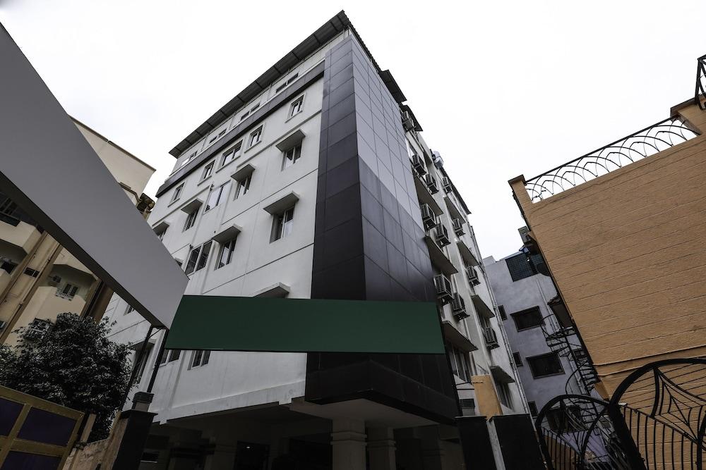 Treebo Trend Hotel Jp Plaza Nampally Hyderabad Bagian luar foto