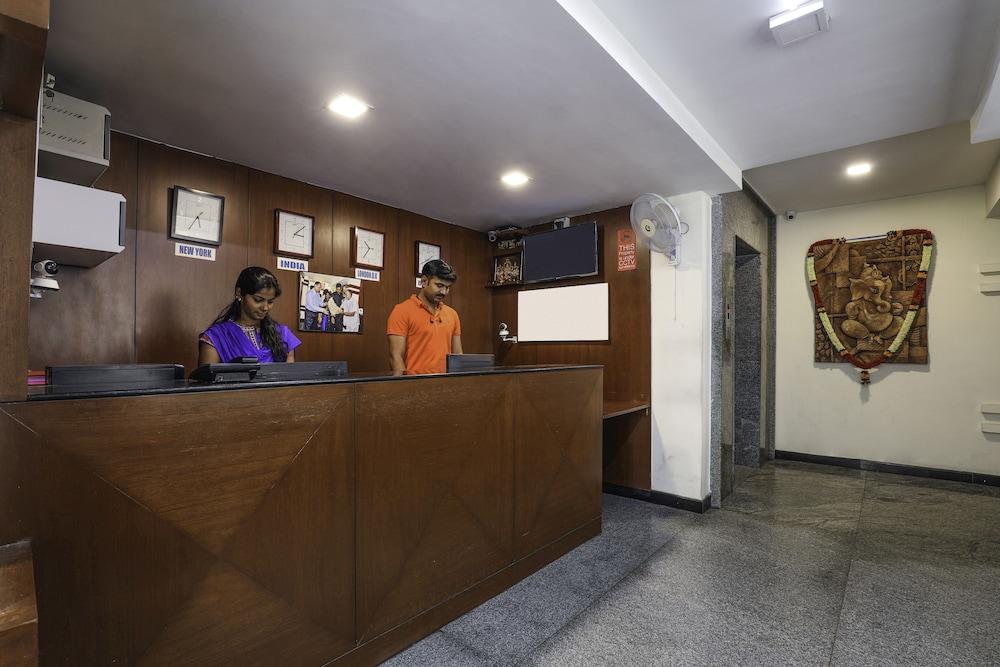 Treebo Trend Hotel Jp Plaza Nampally Hyderabad Bagian luar foto