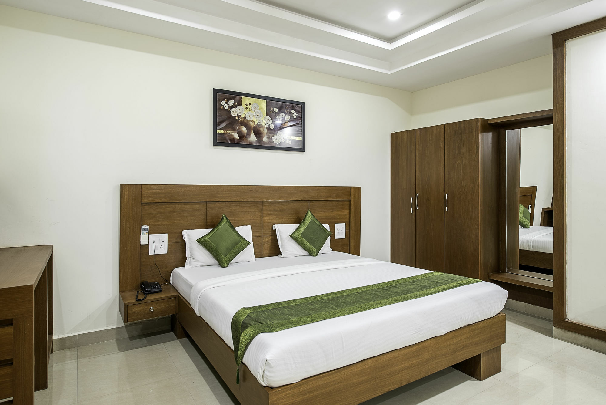 Treebo Trend Hotel Jp Plaza Nampally Hyderabad Bagian luar foto