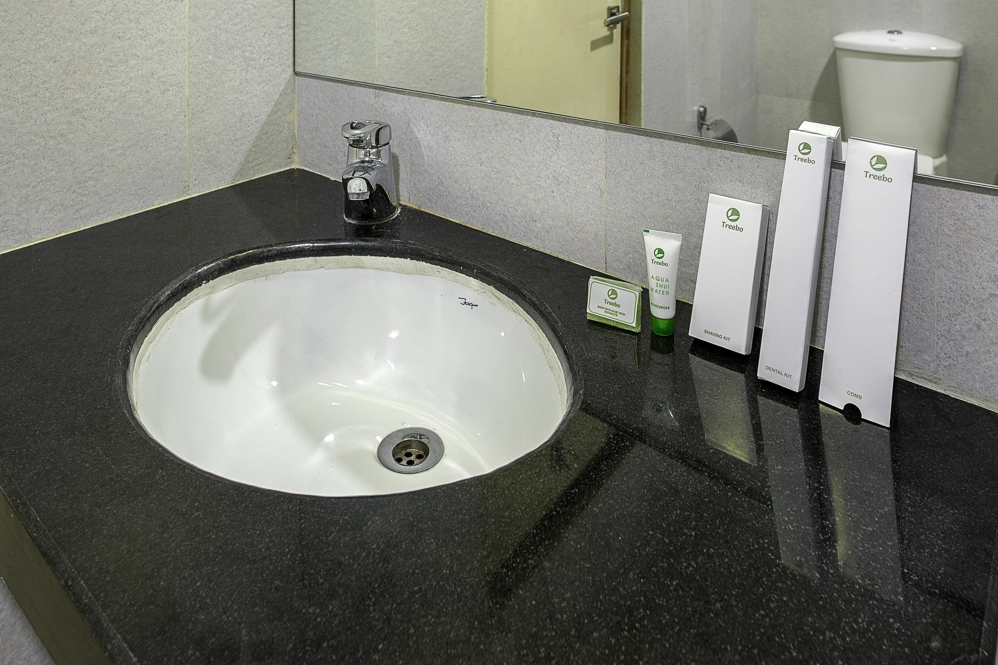 Treebo Trend Hotel Jp Plaza Nampally Hyderabad Bagian luar foto