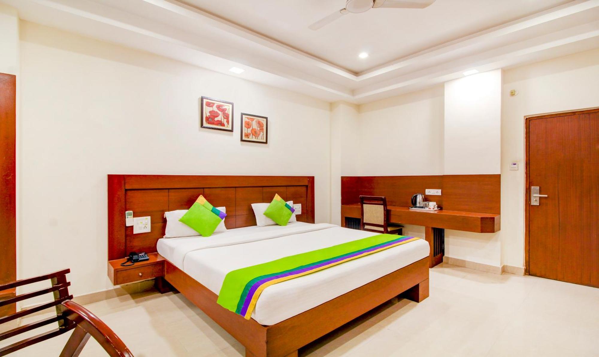 Treebo Trend Hotel Jp Plaza Nampally Hyderabad Bagian luar foto
