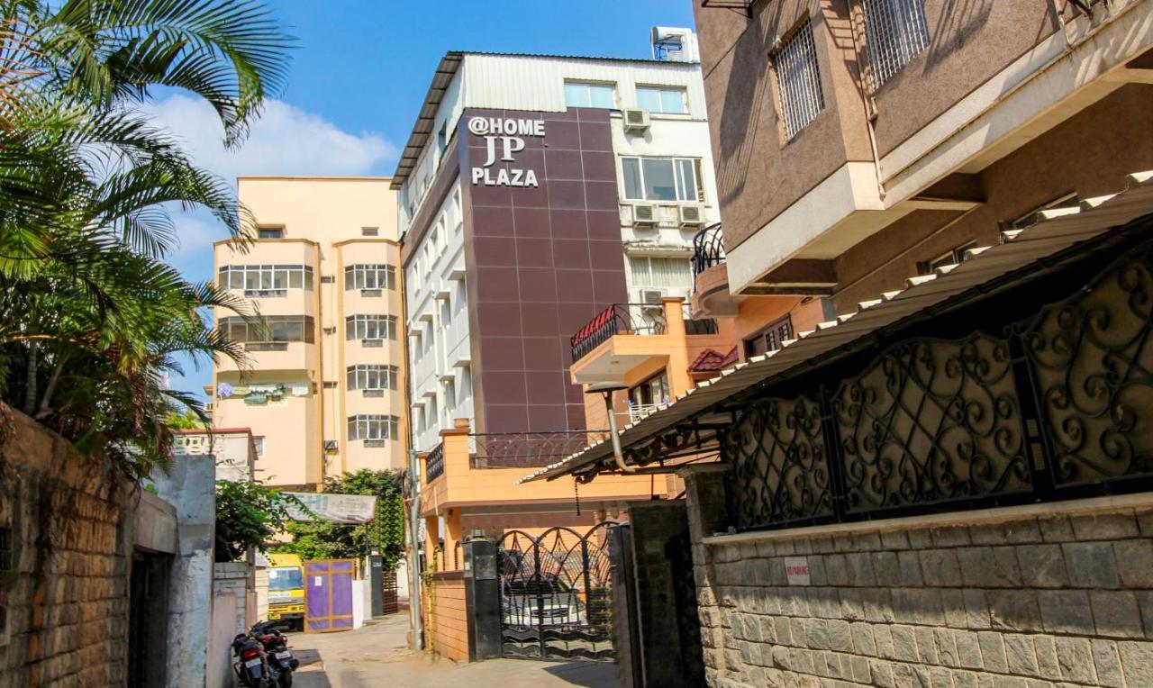 Treebo Trend Hotel Jp Plaza Nampally Hyderabad Bagian luar foto