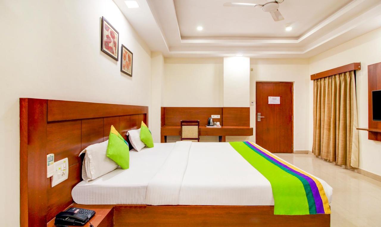 Treebo Trend Hotel Jp Plaza Nampally Hyderabad Bagian luar foto