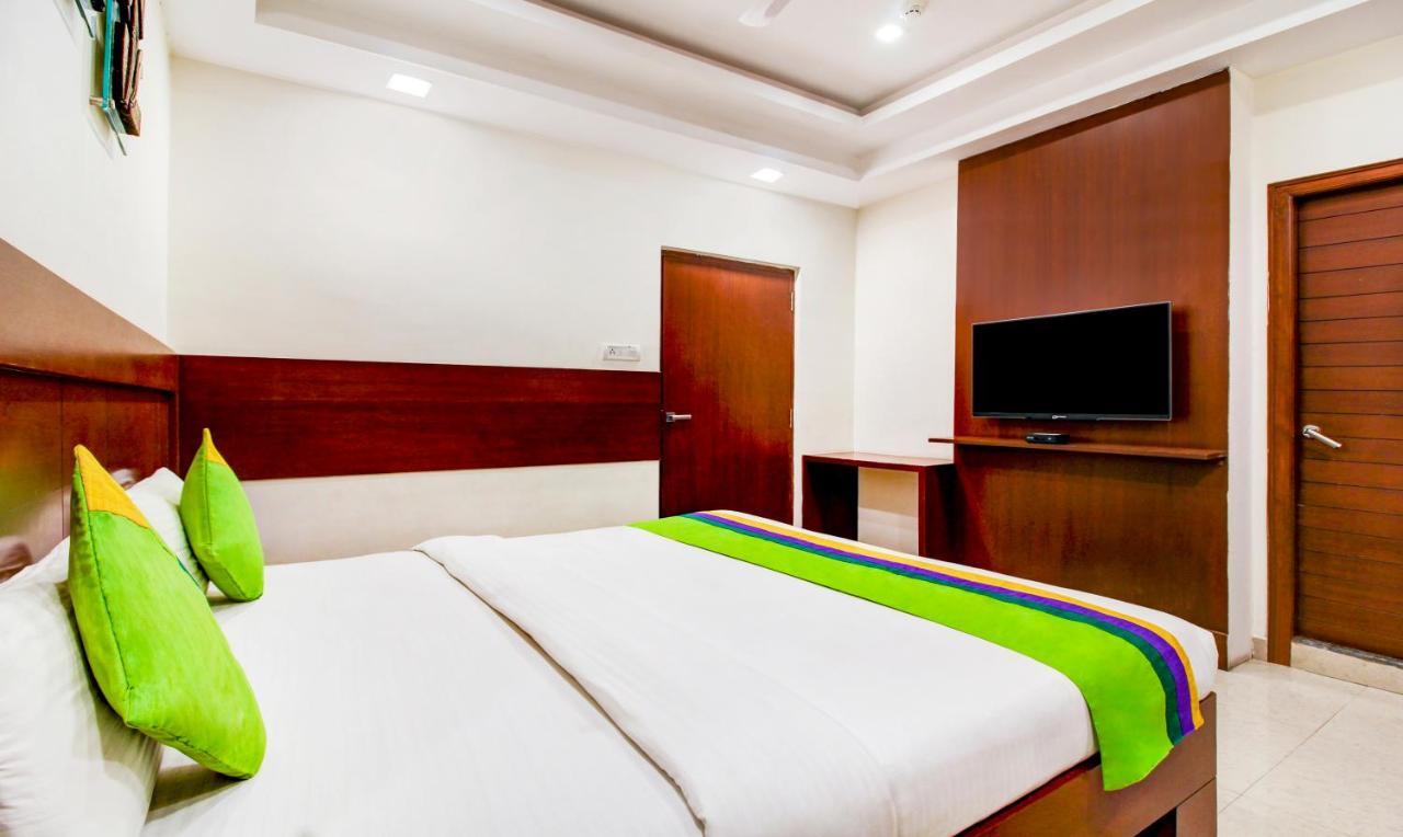 Treebo Trend Hotel Jp Plaza Nampally Hyderabad Bagian luar foto