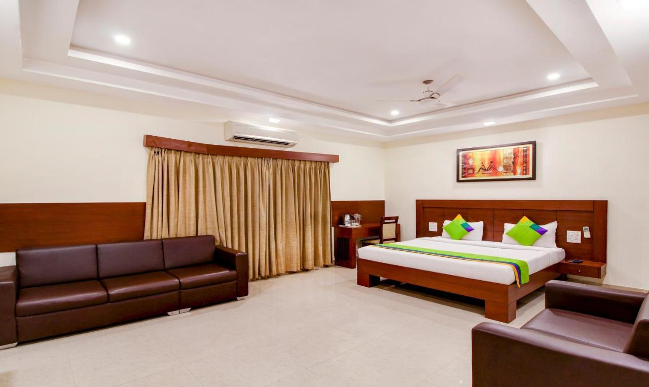Treebo Trend Hotel Jp Plaza Nampally Hyderabad Bagian luar foto